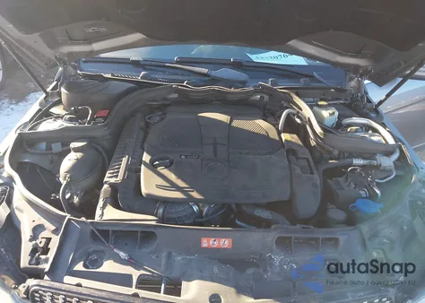 2013 Mercedes-Benz C 300 Luxury 4Matic z USA, uszkodzony, nr VIN WDDGF8ABXDR283607